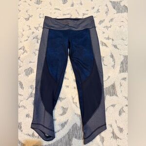 Lululemon size 4 Capri style denim/blue color leggings